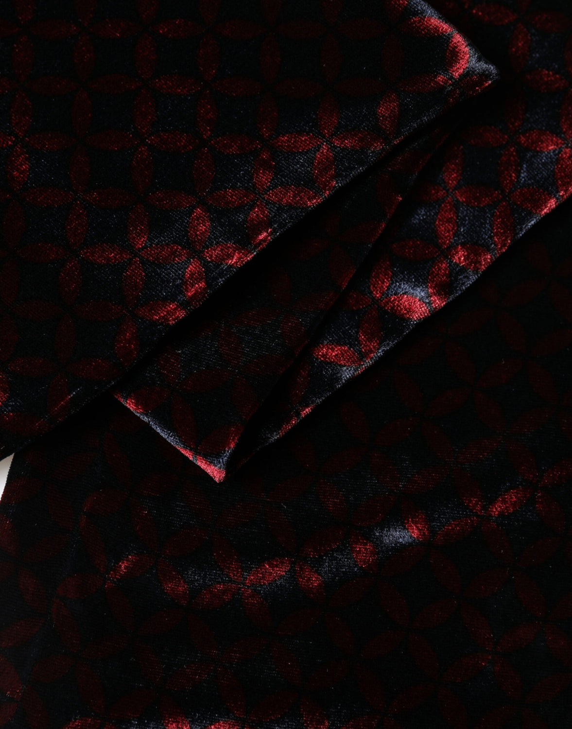 Black Red Rayon Geometric Pattern Fringe 140cm X 16cm  Scarf