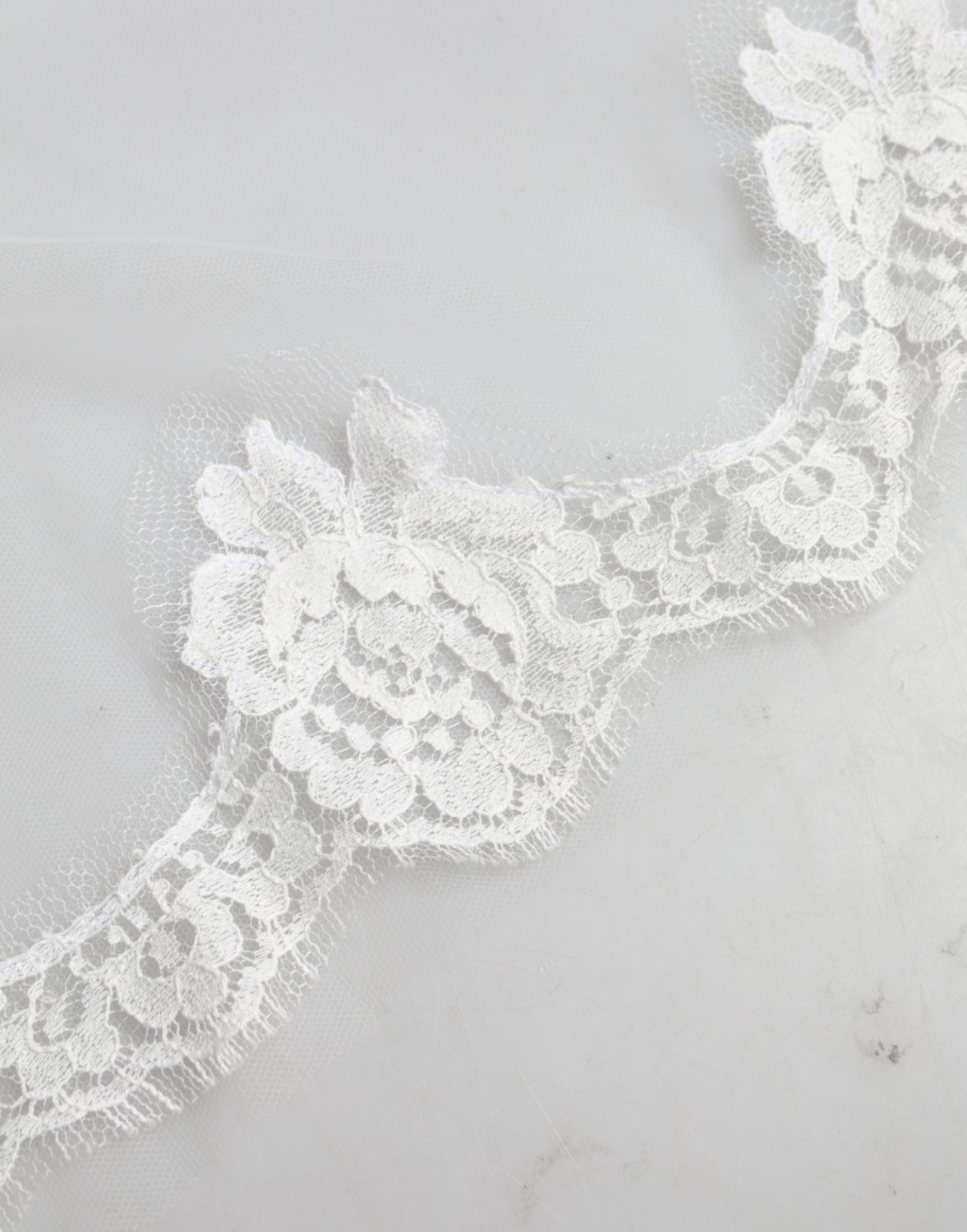 White Floral LaceNylon Floor Length 3M Long Veil