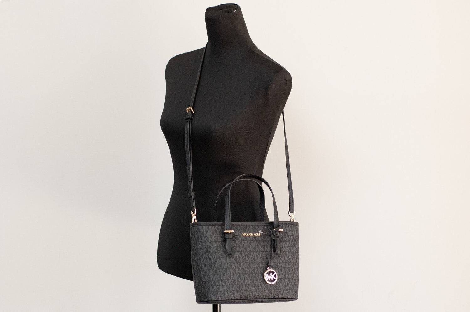 Michael Kors XS Carry All Jet Set Travel Womens Tote (BLACK SIG/GOLD)