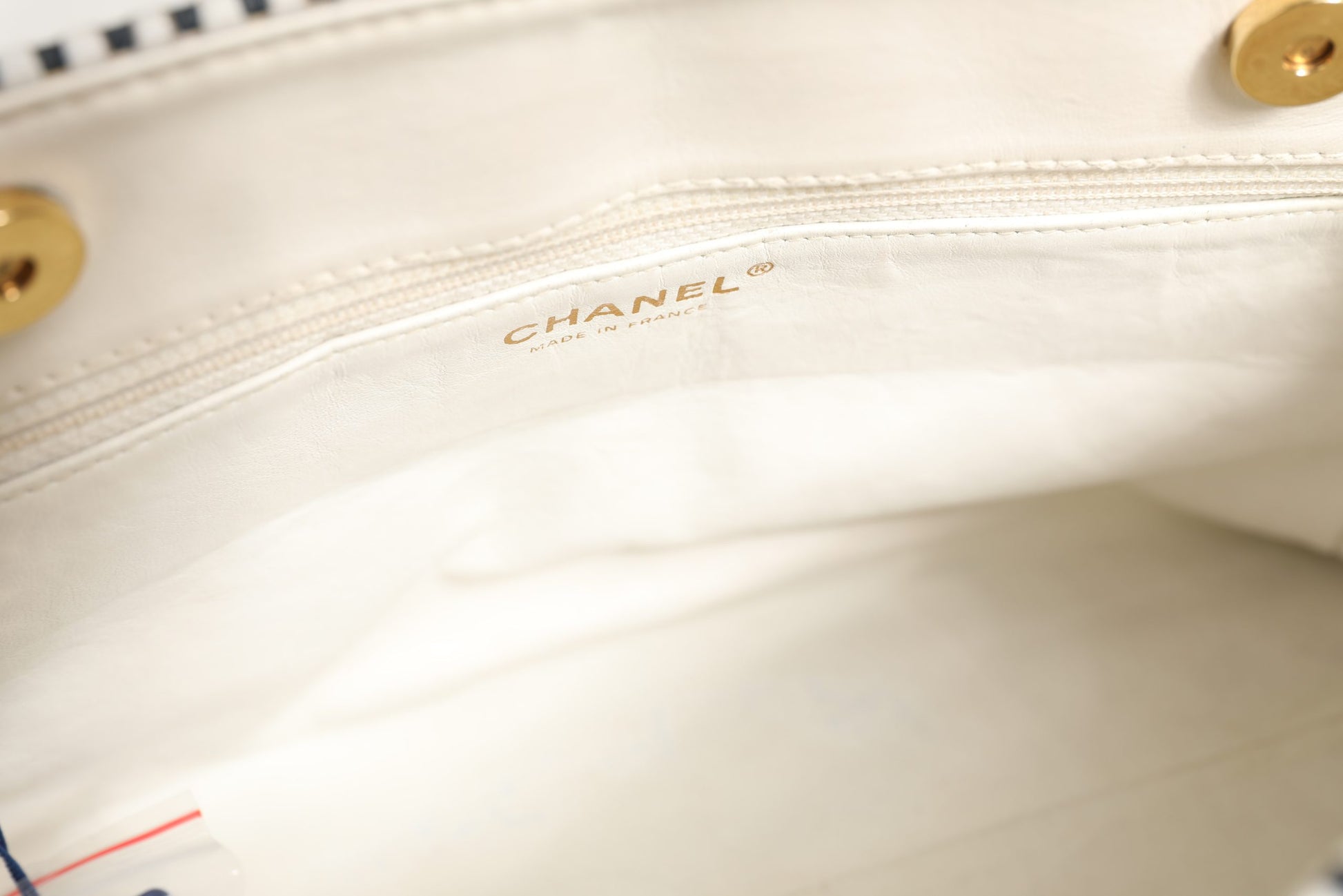 Shiny Calfskin Quilted Mini 22 White 1792563
