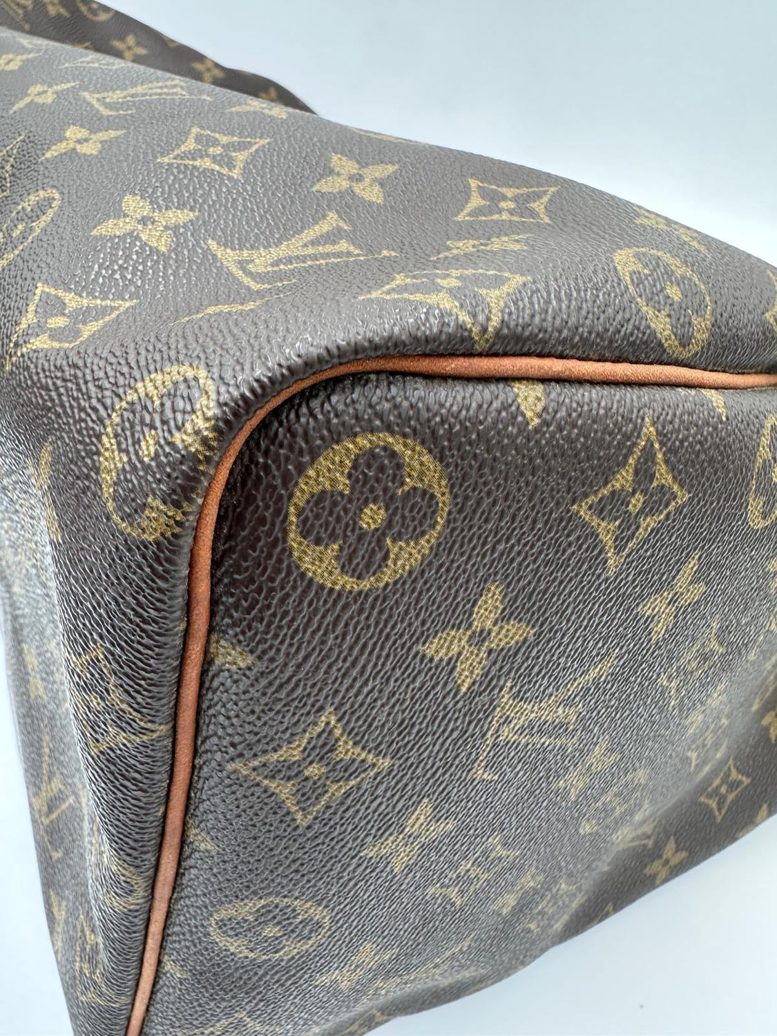LOUIS VUITTON Speedy 40 Monogram Handbag