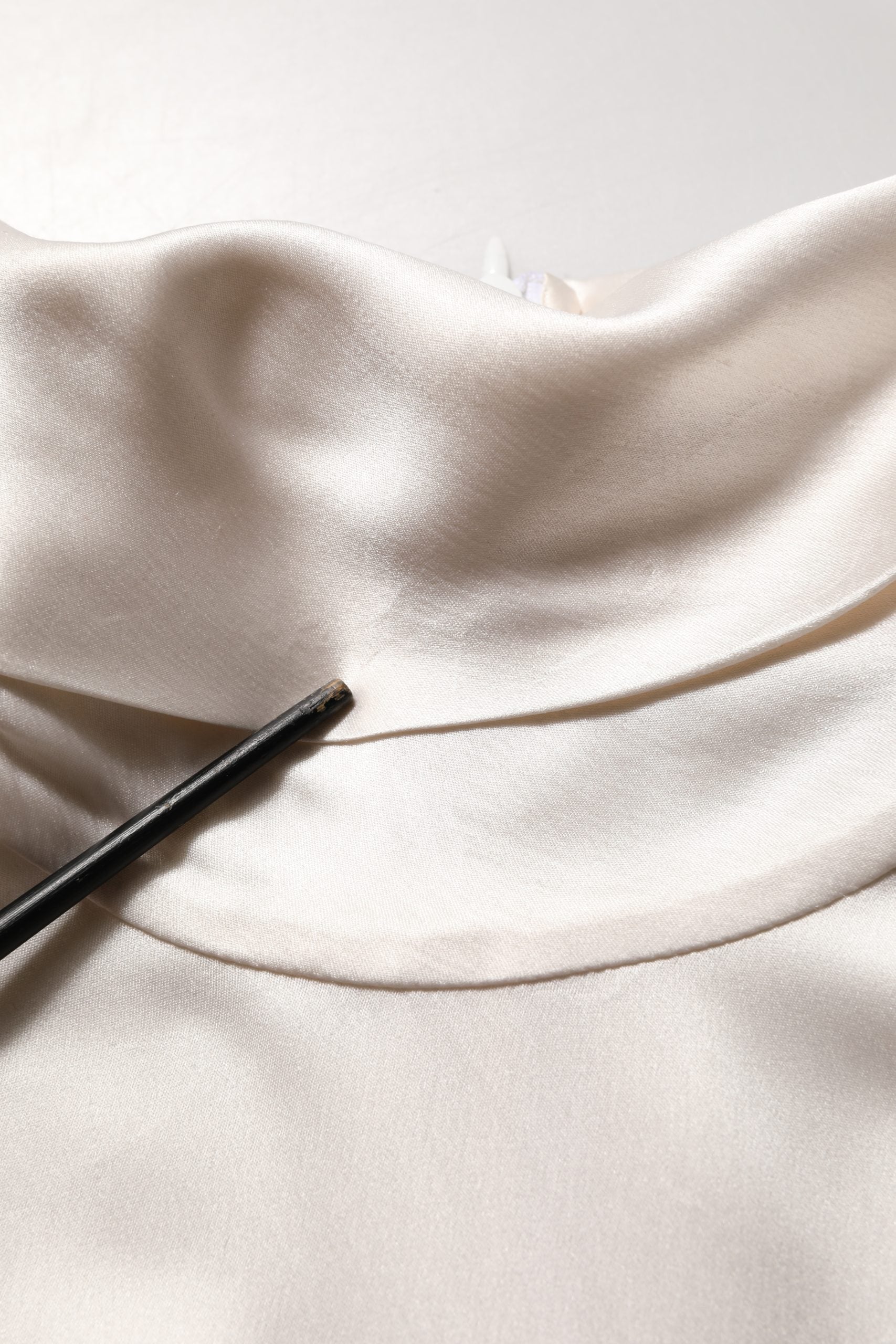 White Silk Long Sleeves Turtleneck Sweater