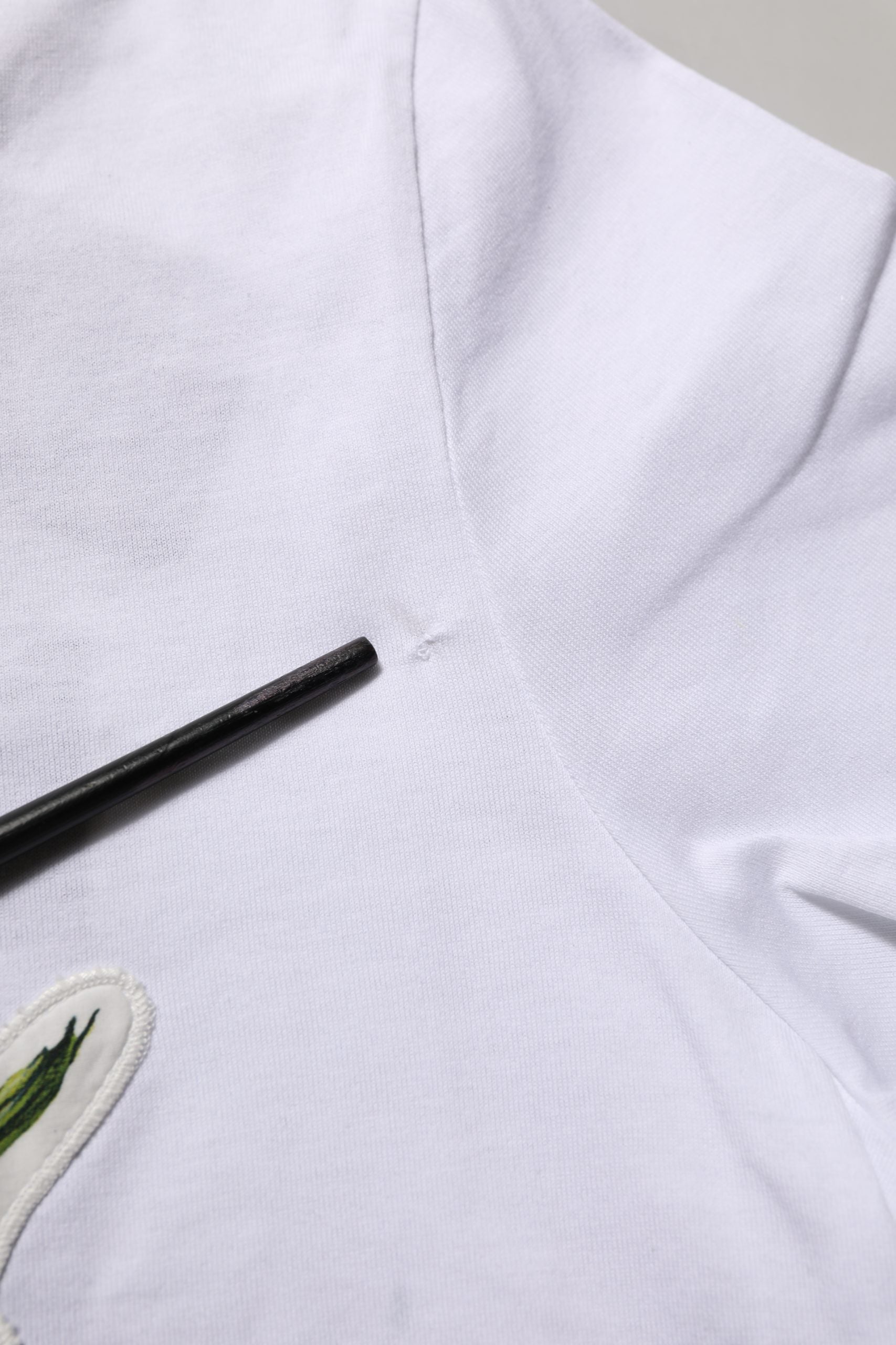 White Cotton Rose Patch Crew Neck T-shirt