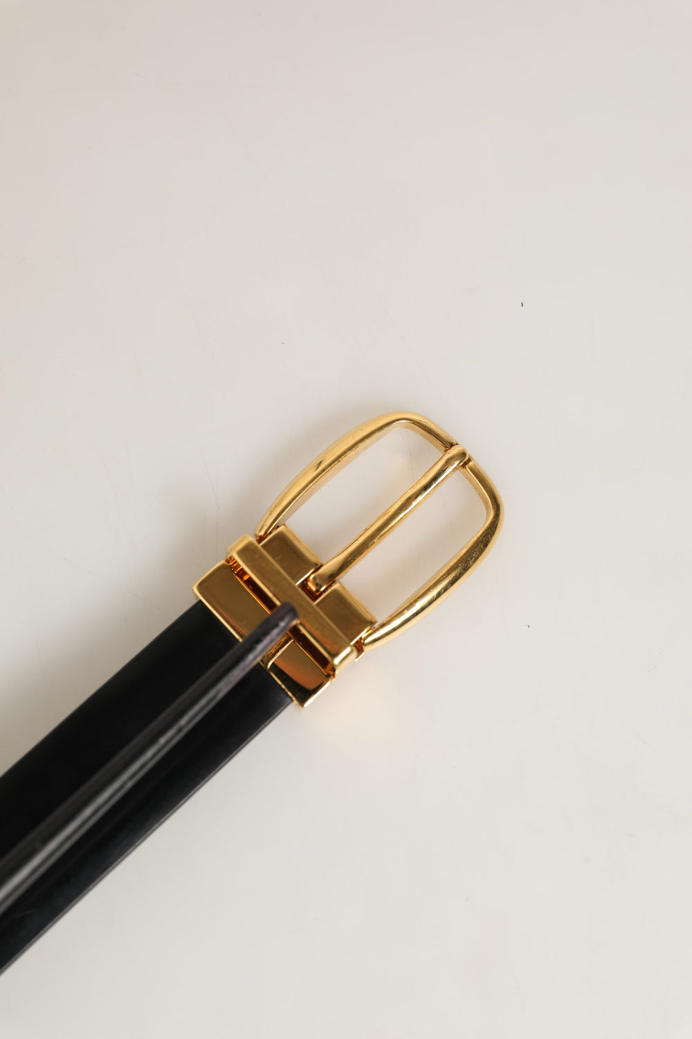 Black Leather Gold Tone Metal Buckle Belt