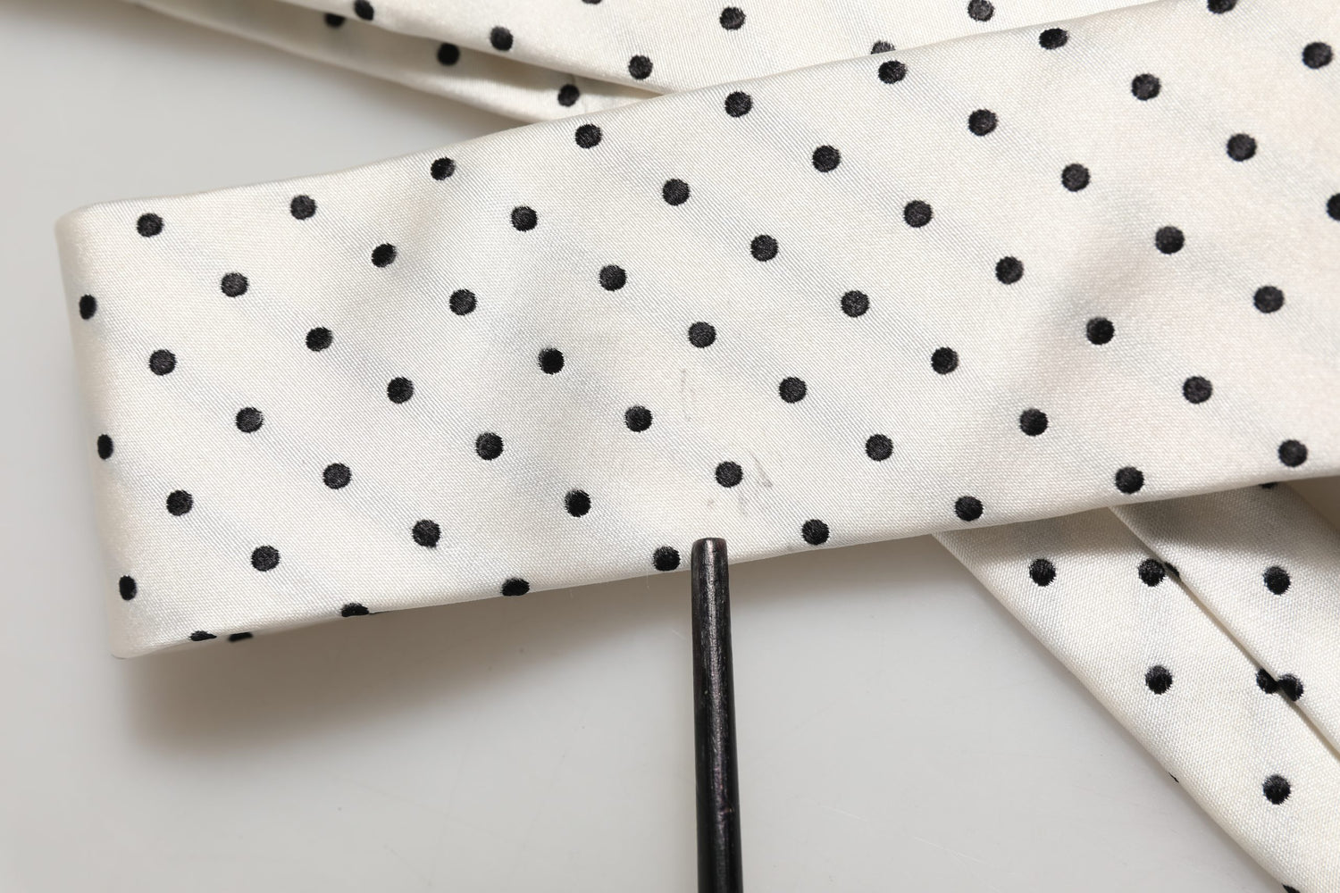 Men White Silk Polka Dot Adjustable Tied Necktie Tie