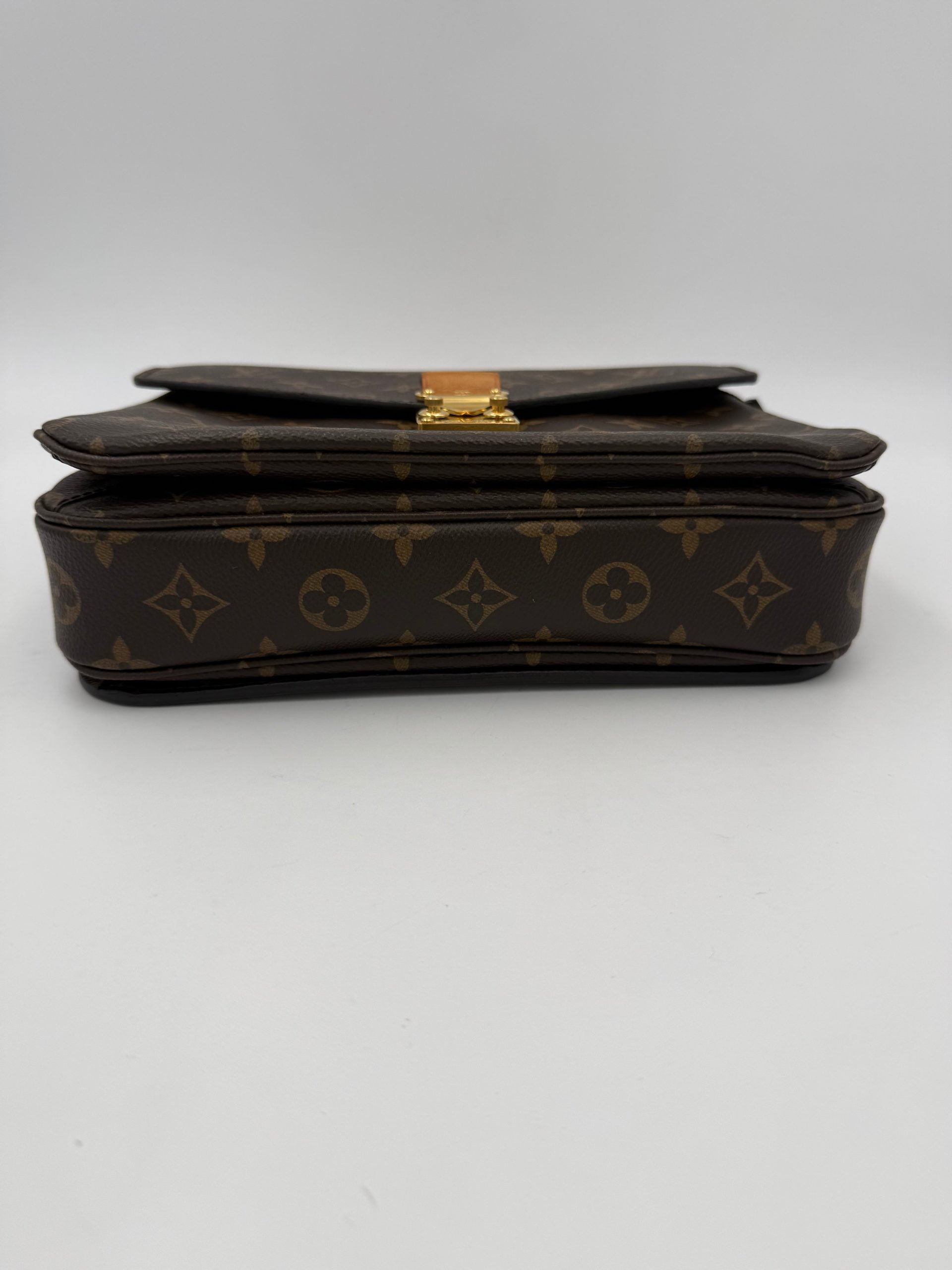 LOUIS VUITTON METIS Monogram Handbag