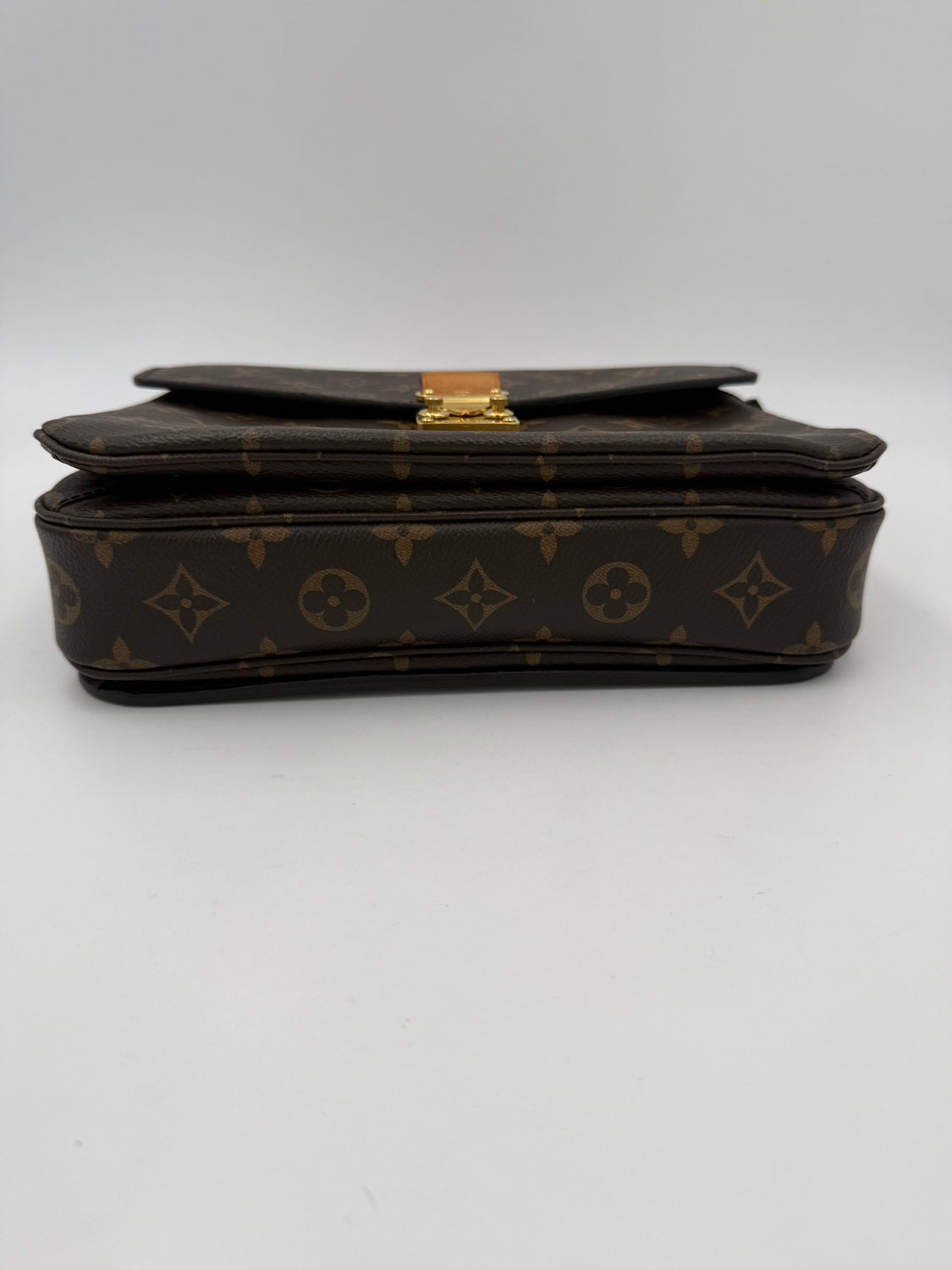 LOUIS VUITTON METIS Monogram Handbag