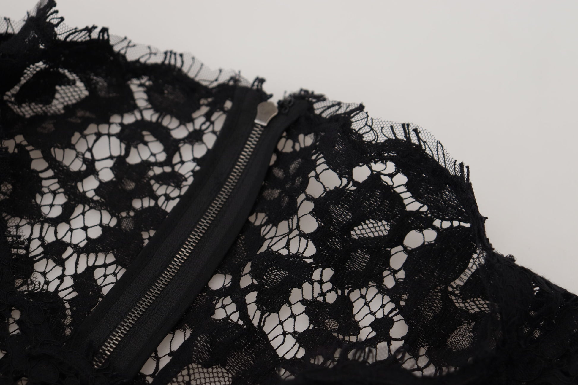 Black Cotton Lace Trim Long Sleeves Top