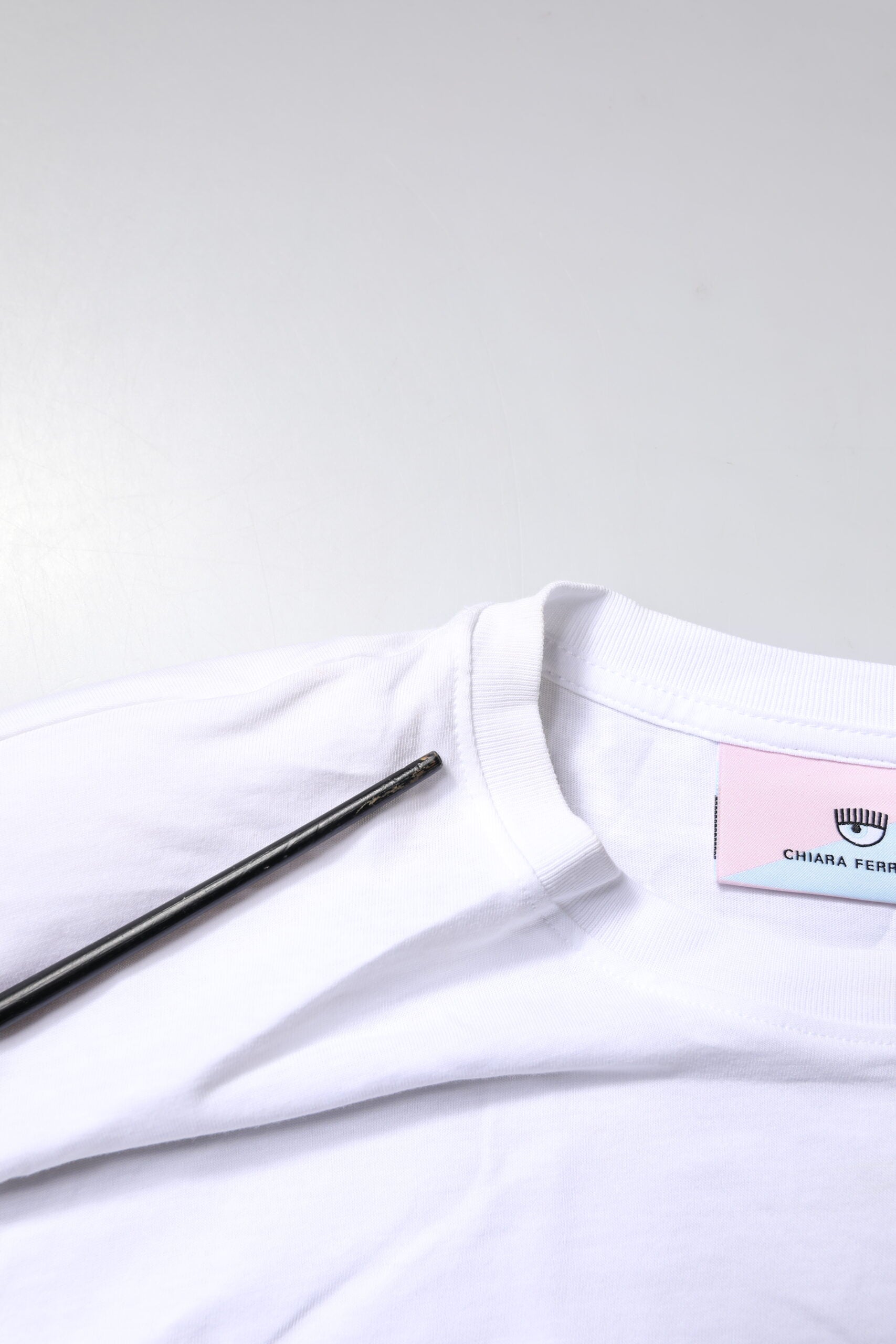 White Short Sleeves Logo Printed T-shirt