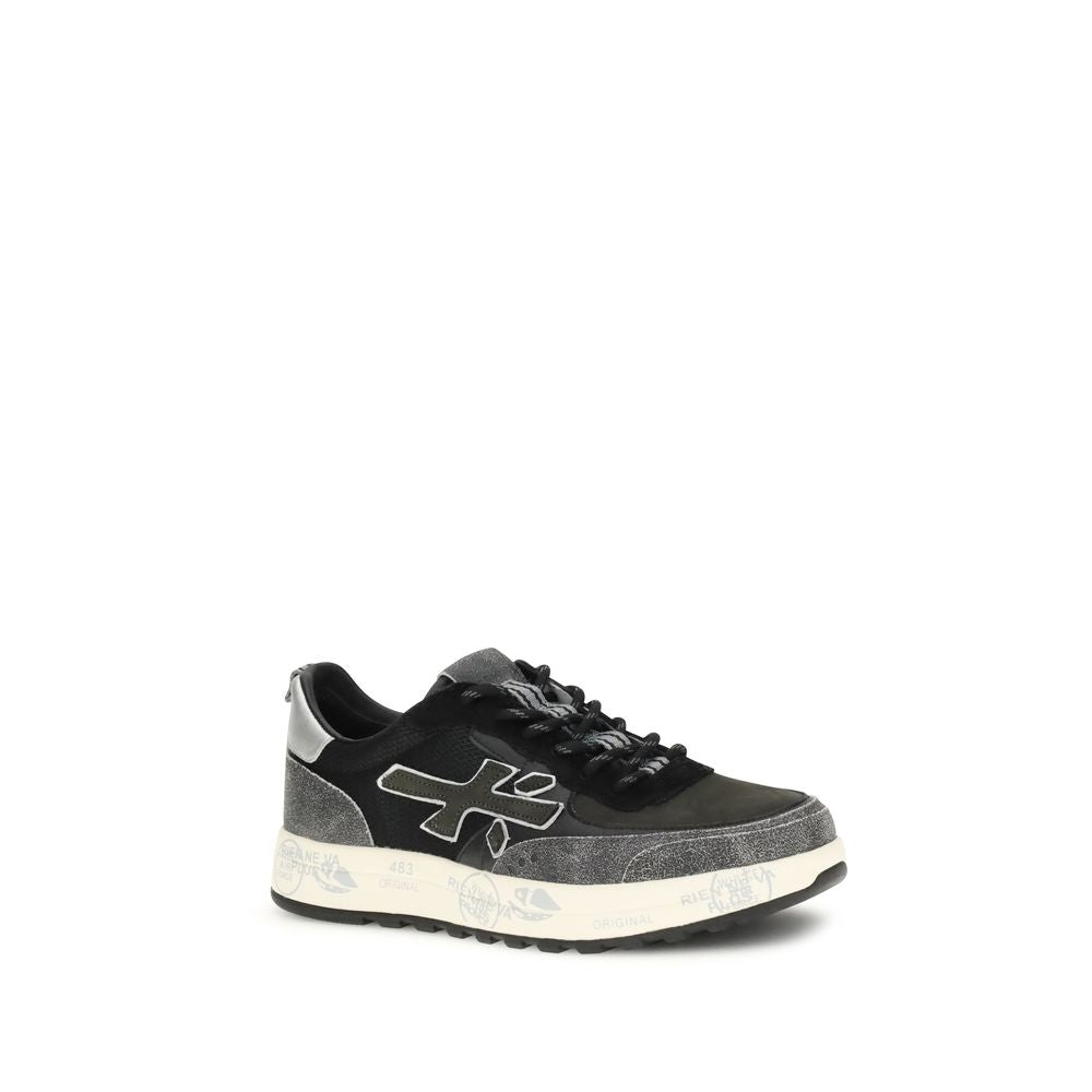 Nous Sneakers