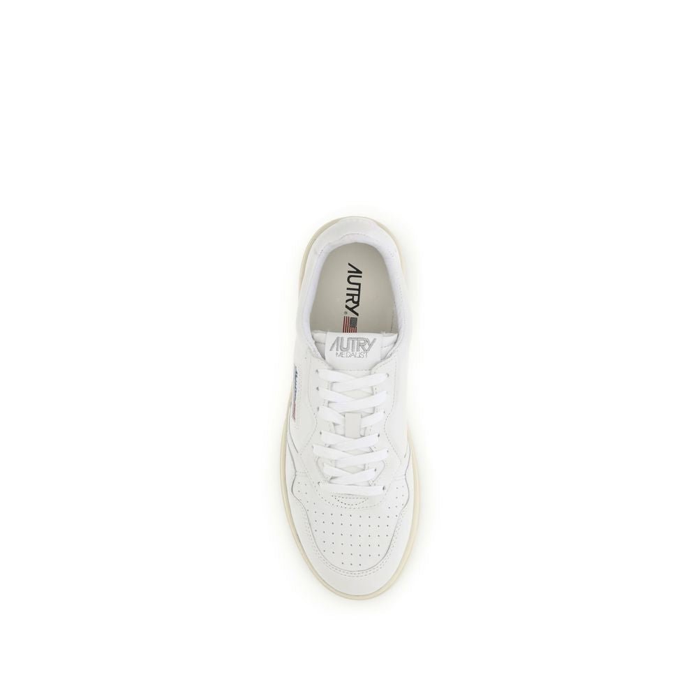 Low 01 Sneakers